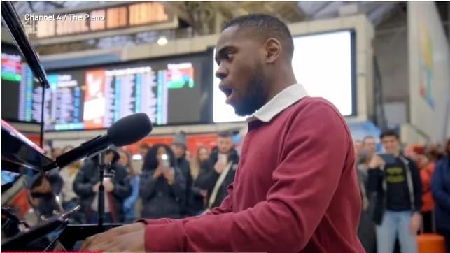 Michael Howell performing at Victoria Station