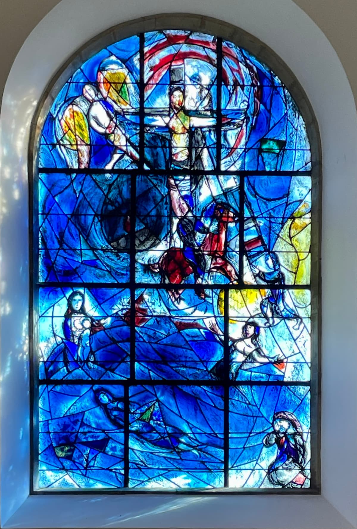 Marc Chagall: All Saints’ Church, Tudeley. The east window (window 8), 1967 (photo by Philip French)