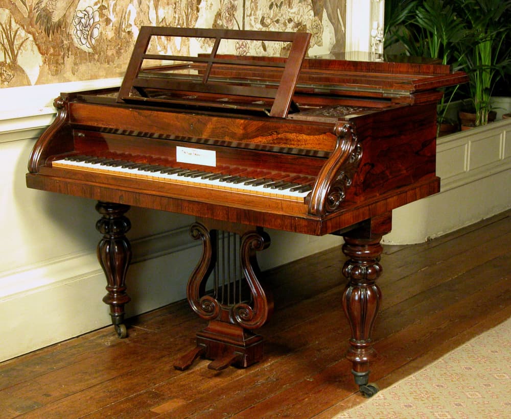 Stodart piano, ca 1930 (Ightham Mote, National Trust) (photo by Charles Thomas)