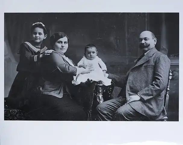 Georg Solti (baby) with his family