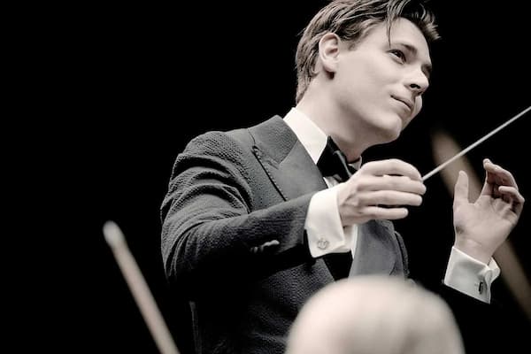 Conductor Klaus Makela