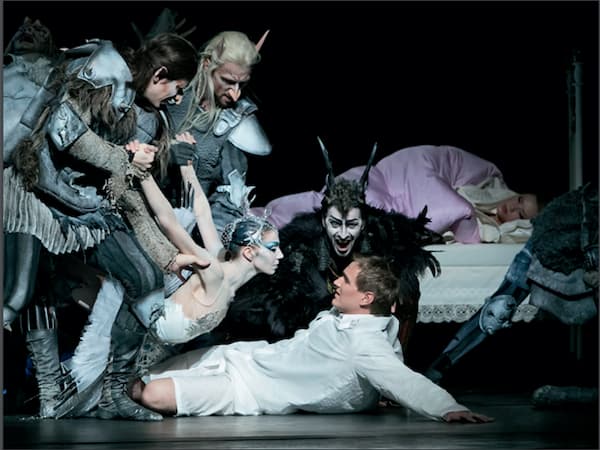 The Snow Queen, Kai, and Gerda, 2012 (Photo by Sakari Viika) (Finnish Ballet)