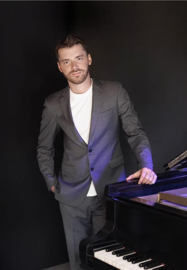 Pianist Peter Dugan hosts NPR’s From the Top [credit Lisa Mazzucco]