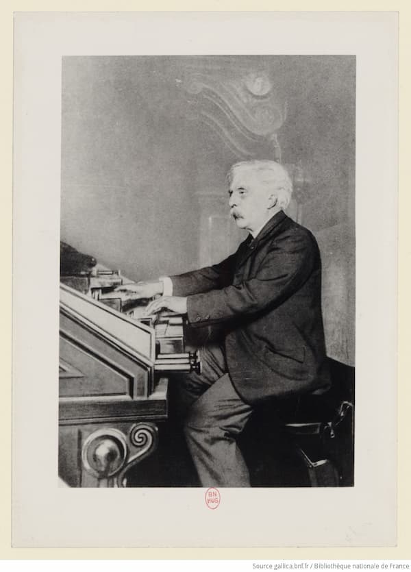 Gabriel Fauré at the organ of the church of the Madeleine (Gallica: ark:/12148/btv1b8417704k)