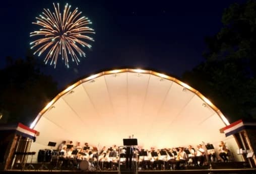 Dekalb, IL Municipal Band, Kirk Lundbeck, dir. – Concert Shell with fireworks