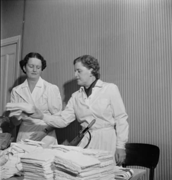 Ruth and Katarina Sibelius, 1940s