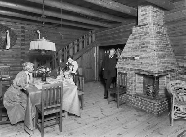 Sibelius family in Ainola, 1915