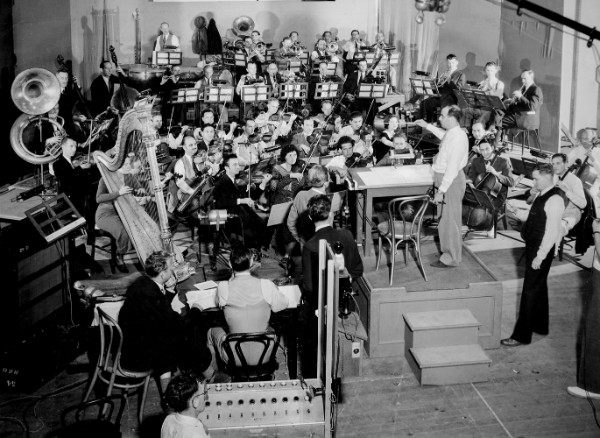 Max Steiner conducting the score of King Kong