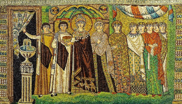 Empress Theodora and attendants (photo by Petar Milošević)