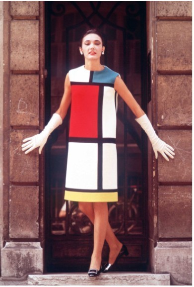 Muriel in a Mondrian cocktail dress, YSL for his AW 1965 collection (photo by Louis Dalmas)