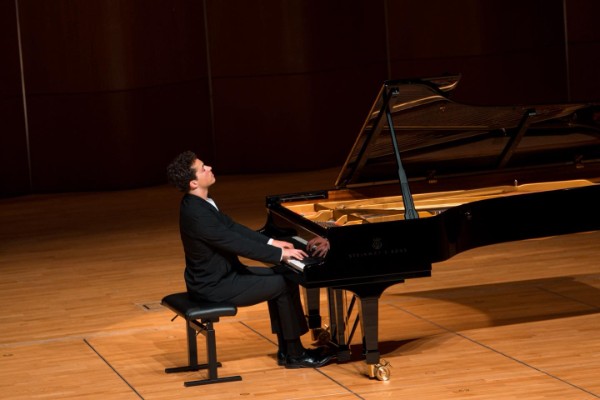 Nikola Meeuwsen Hong Kong Debut