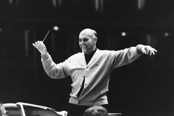 Georg Solti conducting