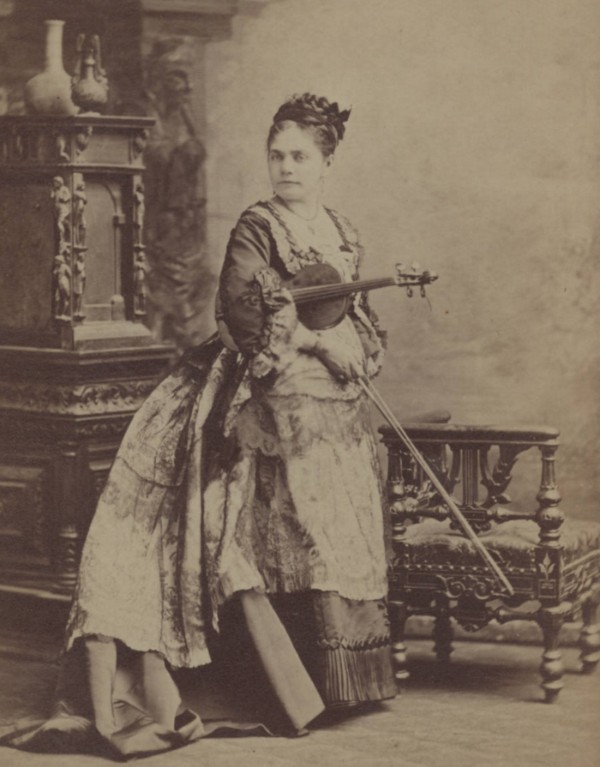 Camilla Urso