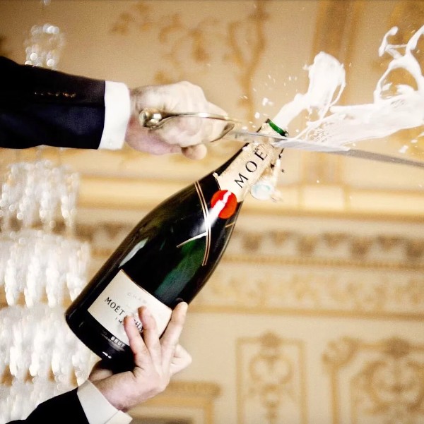 Sabering a bottle of Moët