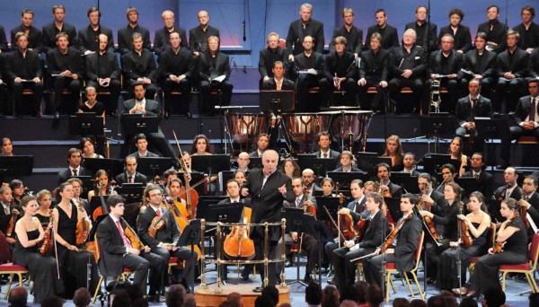 Daniel Barenboim with the West-Eastern Divan Orchestra