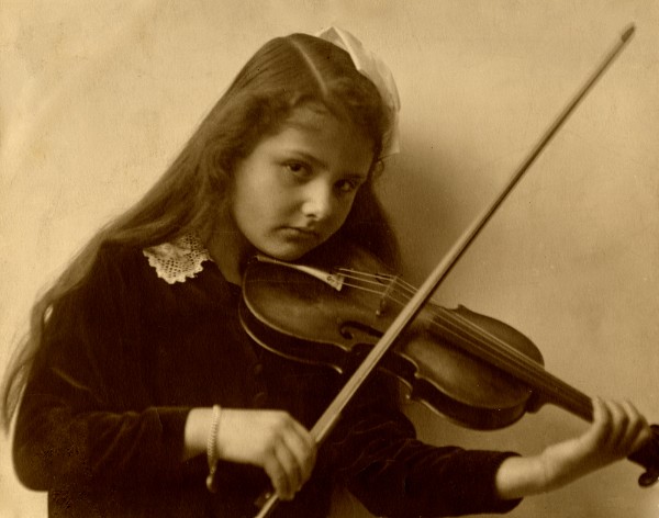 The young Alma Rosé