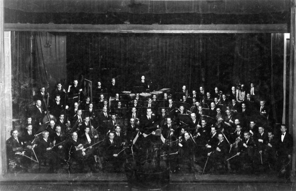 The Jewish refugee musicians in Shanghai in 1942