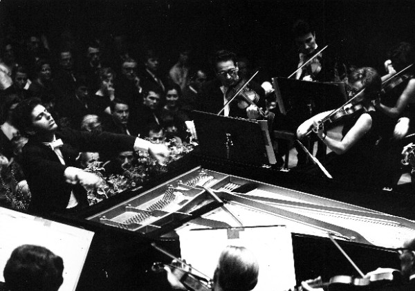 Daniel Barenboim directing the English Chamber Orchestra, 1966 (photo by Paul Weber / Archives Lucerne Festival)