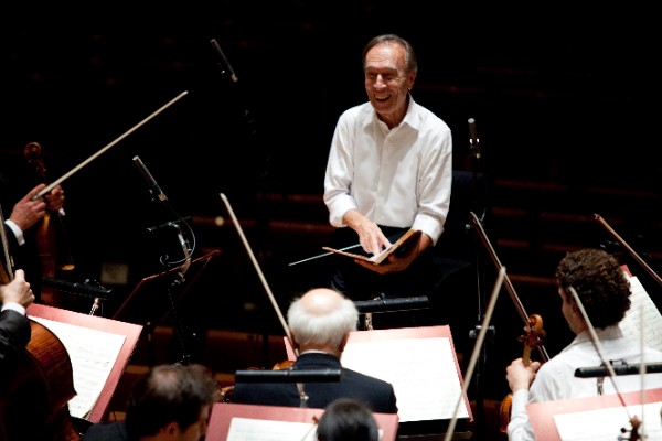 Claudio Abbado and the Lucerne Festival Orchestra, 2011 (photo by Fred Toulet/Archive Lucerne Festival)