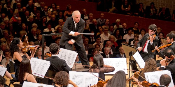 Daniel Barenboim leading the West-Eastern Divan Orchestra, 2013 (photo by Georg Anderhub/Lucerne Festival)