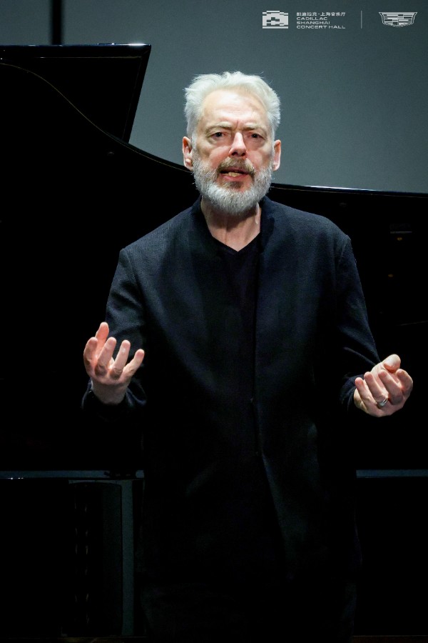 Mark Padmore performing at the Shanghai Concert Hall