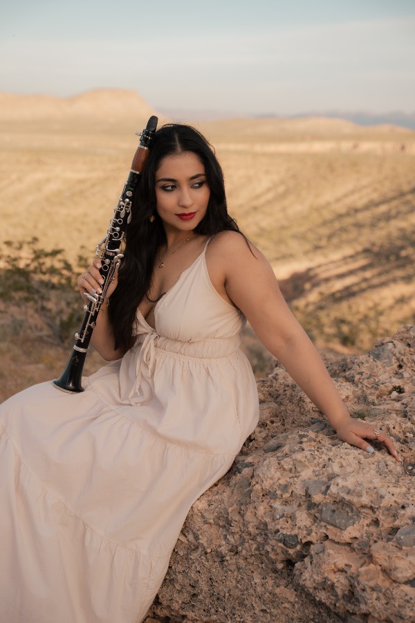 Between Two Worlds: The Clarinet Speaks