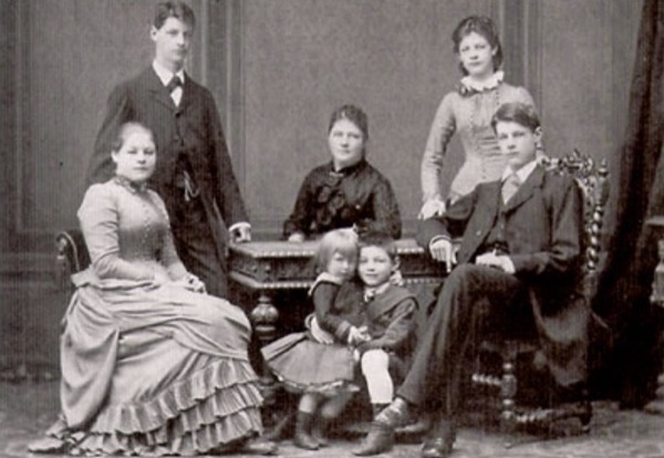 Amalie Joachim and her children