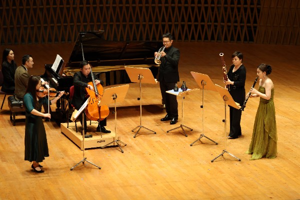 Performance of Martinů’s La revue de cuisine