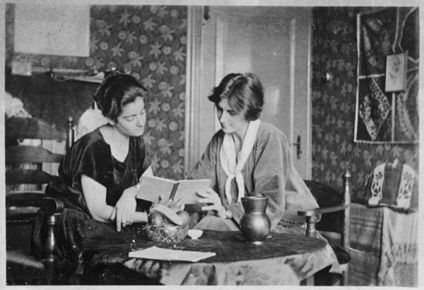 Frieda Belinfante and Henriëtte Bosmans