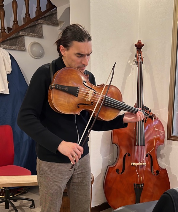 The viola da Spalla small five-string cello by Christian Gottlieb Klinger, now in the Leipzig Grassi Museum