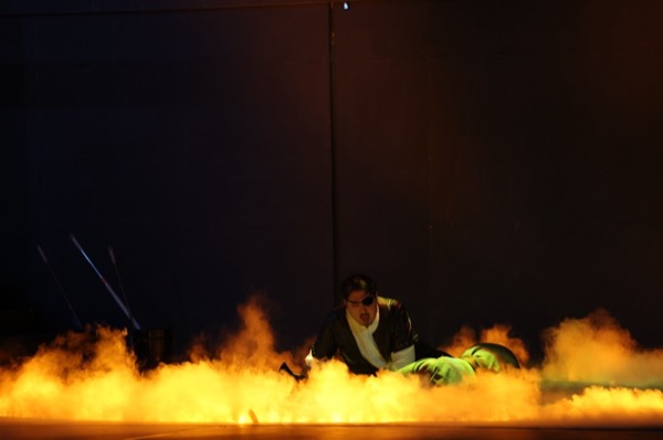 Wotan imprisoned in the fire © Qi Qi / Shanghai Grand Theatre