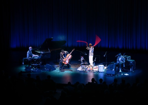 Abel Selacoe and Bantu Ensemble (credit Jakob Tillman)