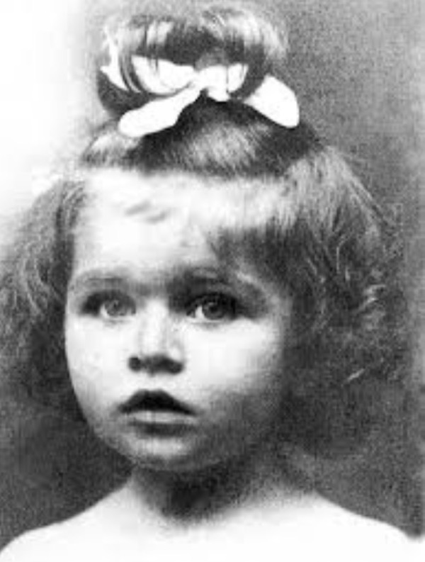 Anna Mahler as a child