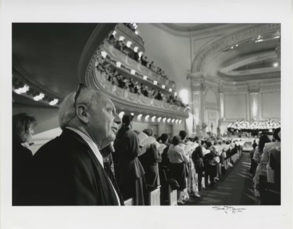 Stern at Carnegie Hall, 1991 (Carnegie Hall Archives)