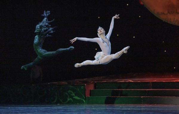 Girl (Ksenia Adulkarmiova) and the Rukh, 2025 (Mariinsky)