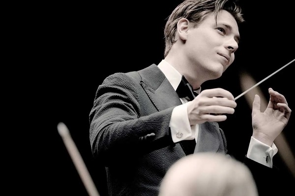 Klaus Mäkelä (photo by Marco Borggreve)