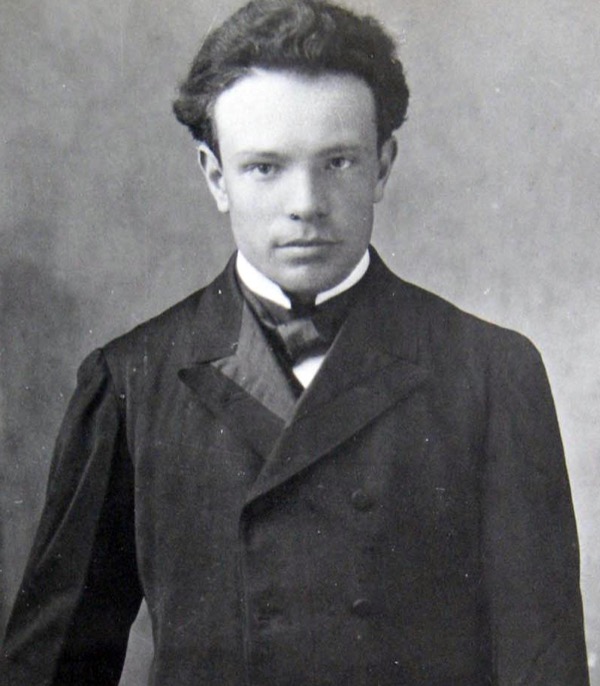 Ottorino Respighi (Born on July 9, 1879) in Search of Italy <br/> <em>Ancient Airs and Dances</em>