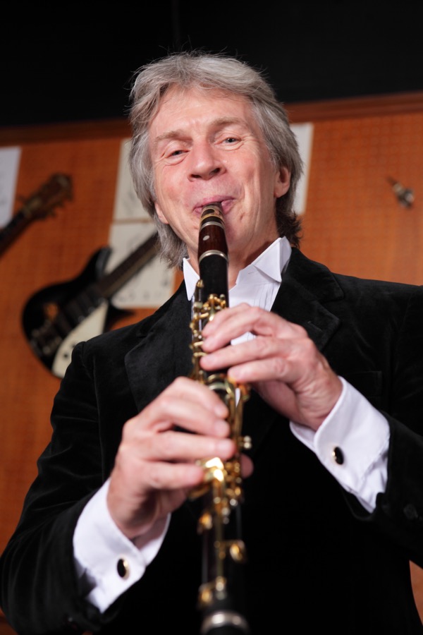 Richard Stoltzman (photo by A. Kumamoto)