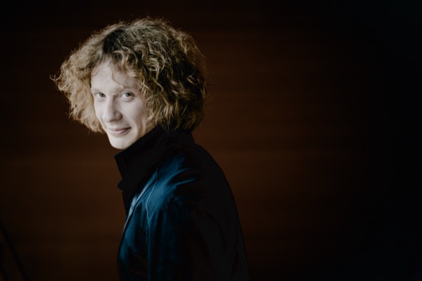 Santtu-Matias Rouvali (photo by Marco Borggreve)
