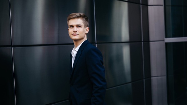 Simon Bürki (photo by Jiyang Cche)