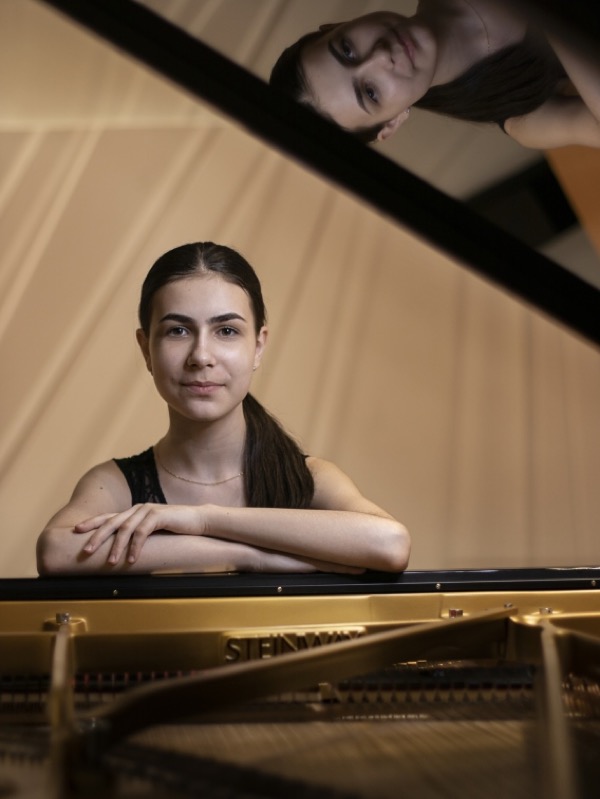Alexandra Dovgan at the piano