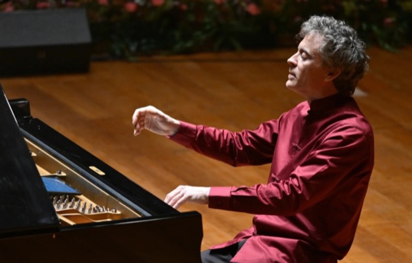 Paul Lewis: From Mozart to Poulenc