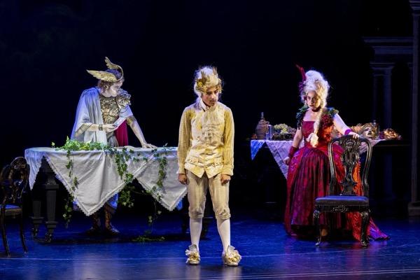 Pierre Gennaï (Mercurio), Sarah Hayashi (Meleagro), Silvia Porcellini (Atalanta) © Birgit Gufler