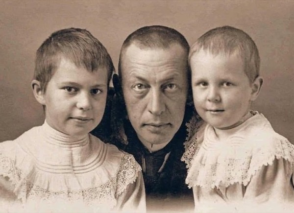 Sergei Rachmaninoff and his daughters