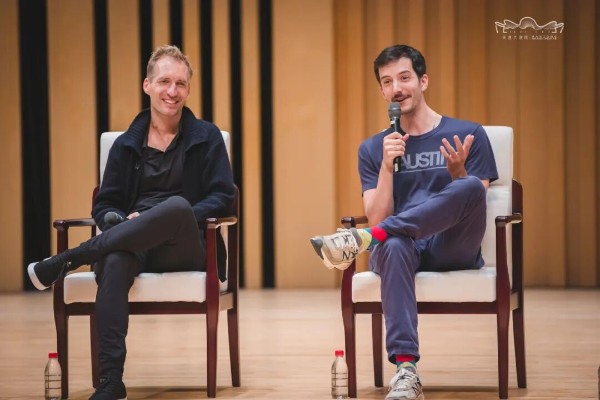 Stephan Koncz and Bruno Delepelaire (Photo from Nantong Grand Theatre)