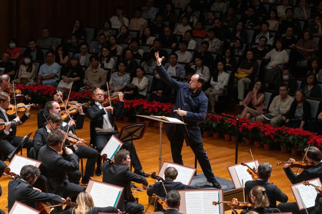 Gewandhaus Orchestra in Beijing (Photo from Music Weekly / Xiaobei Niu)