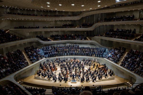 A Hard-Core Journey: Gustavo Dudamel & The New York Philharmonic at Elbphilharmonie Hamburg