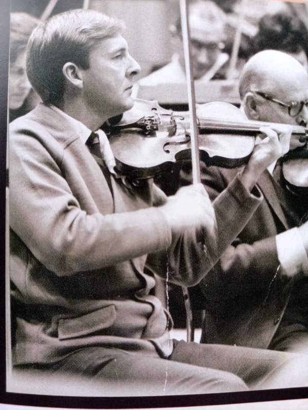 Don Scotts in rehearsal in Melbourne
