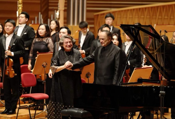 Leonskaja and Dutoit (Photo by Shanghai Symphony Orchestra)
