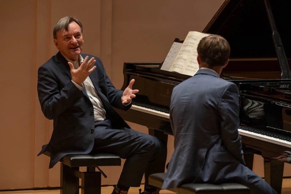 Stephen Hough in masterclass with a student